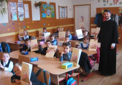 Parohia Teşila I implicată în predarea orei de religie