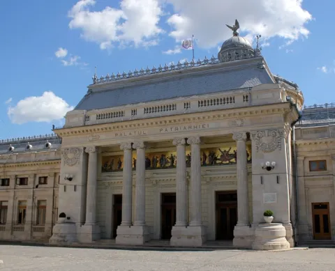 Respectul faţă de oamenii politici nu este un parteneriat partinic