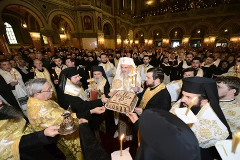 Parastas pentru Mitropolitul Nicolae Corneanu