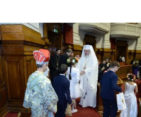 Spectacolul cultural-artistic „Sfântul Nicolae în mijlocul copiilor”
