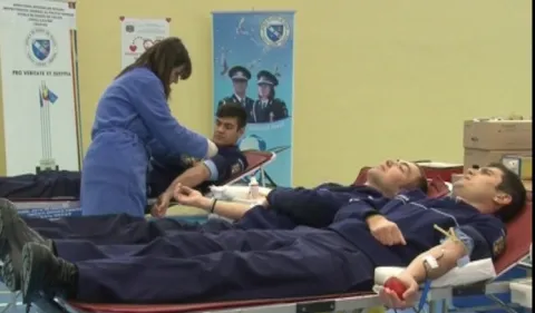 Viitorii poliţişti au donat sânge, la Câmpina