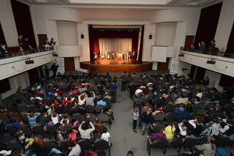 Spectacol de colinde şi scenete religioase în aşteptarea lui Moş Nicolae