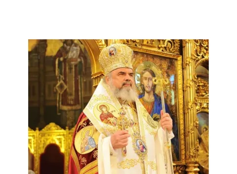 Patriarhul României nu adună, ci dăruieşte bani, iar contribuţia Patriarhiei Române la bugetul de stat este dublă faţă de suma primită
