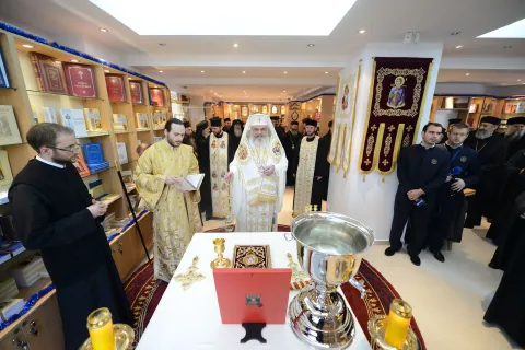 Trei noi spaţii misionare sfinţite de Patriarhul României