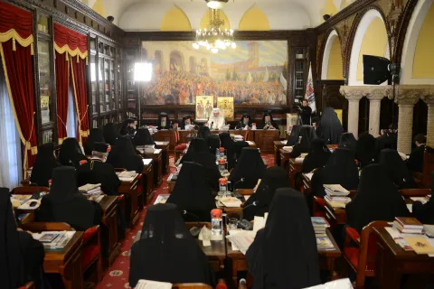 Sfântul Sinod a ales ierarhii titulari în scaunele vacante de Mitropolit al Banatului şi Arhiepiscop al Romanului şi Bacăului