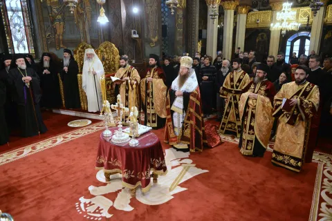 Sfânta Liturghie şi Te-Deum la Patriarhie în deschiderea lucrărilor Sfântului Sinod
