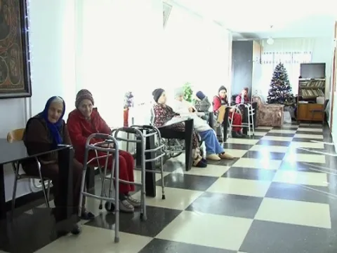 Daruri pentru vârstnicii de la Pasărea