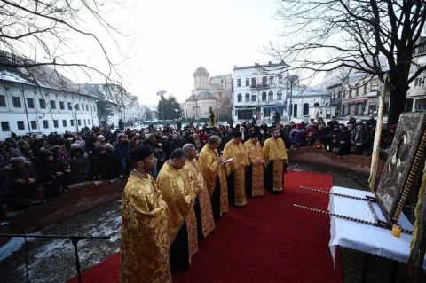 Procesiune cu icoana Sf. Antonie la Curtea Veche