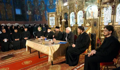 Tinerii susţin campania de donare de sânge a Patriarhiei