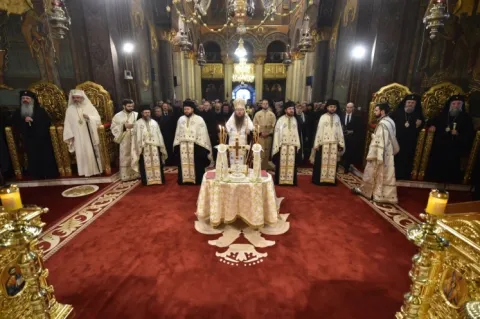 Sfânta Liturghie şi Te-Deum în deschiderea lucrărilor şedinţei Adunării Naţionale Bisericeşti