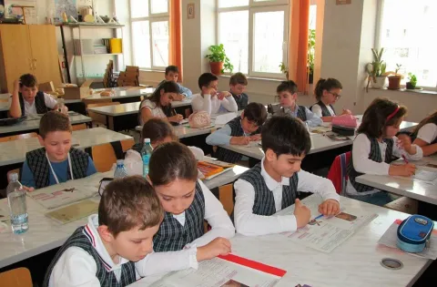 Şcoala trebuie să se întoarcă la valorile spirituale