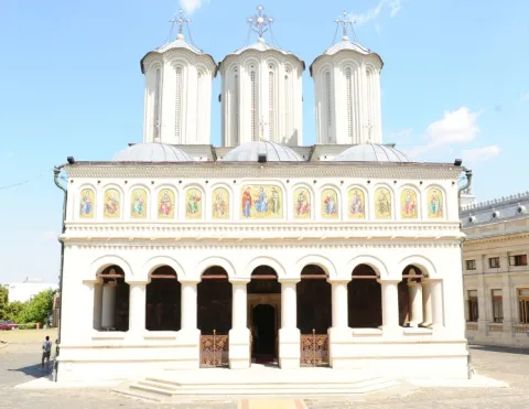 Biserica Ortodoxă Română este autocefală şi neutră politic