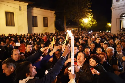 Lumină de la Biruitorul morţii şi bucurie tuturor