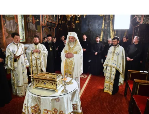 Racla cu moaştele Sfântului Cuvios Mucenic Efrem cel Nou a fost sfinţită