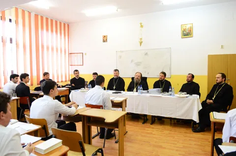 Examene de atestat la seminariile teologice