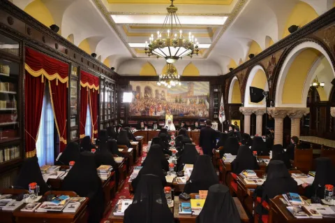 Intensificarea misiunii sociale şi apărarea unităţii bisericeşti