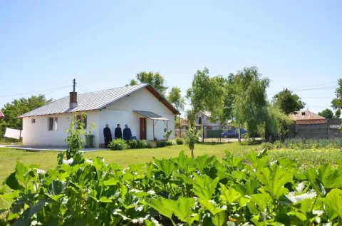 Un centru ocrotit de Sfinții Apostoli Petru și Pavel