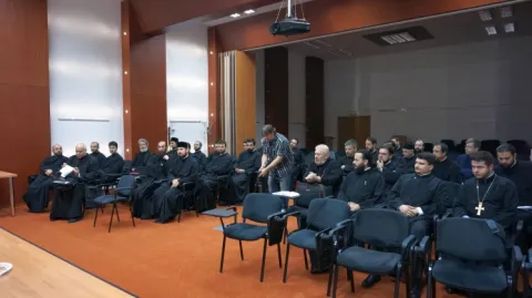Preoţii de caritate s-au întâlnit în conferinţă