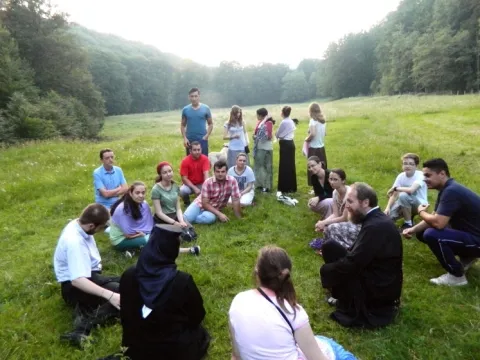 Tabără organizată de ASCOR - filiala Ploieşti la Mănăstirea Suzana