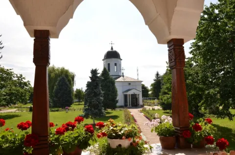 Schimonahia Melania Toma, opt decenii de despătimire și șlefuire a sufletului