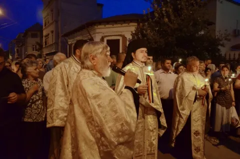 Procesiunea Mărturisirea credinţei în cetate, organizată de parohia Sfântul Pantelimon din zona Foişorului de Foc din Capitală