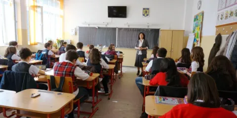 Câteva întrebări pentru omul de la catedră