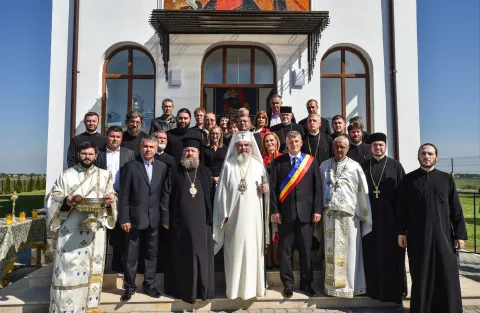 Patriarhul României a sfinţit Biserica Parohiei „Sfântul Gheorghe – Cernica”