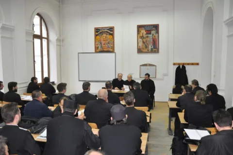 Colocviu privind obţinerea gradului I clerical în Mitropolia Munteniei şi Dobrogei