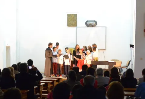 „Stihuri și cântări”, un spectacol pentru copii și părinți