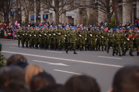 Mii de români, la manifestările din Piața Constituției