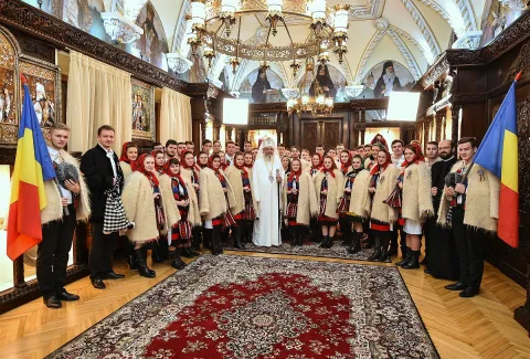 Grupul vocal al ASCOR - Baia Mare a colindat pe Patriarhul României