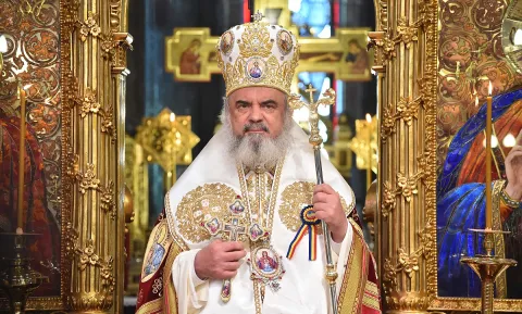Să reafirmăm preţuirea şi dragostea faţă de poporul român