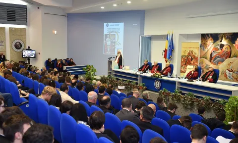 Originea religioasă a dreptului, secularizarea lui şi nevoia actuală de dialog interdisciplinar
