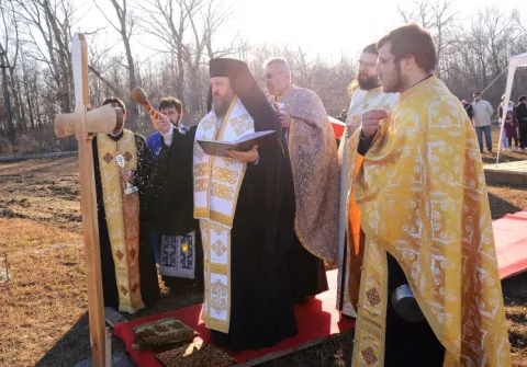 Piatră de temelie pentru o nouă biserică în Prahova