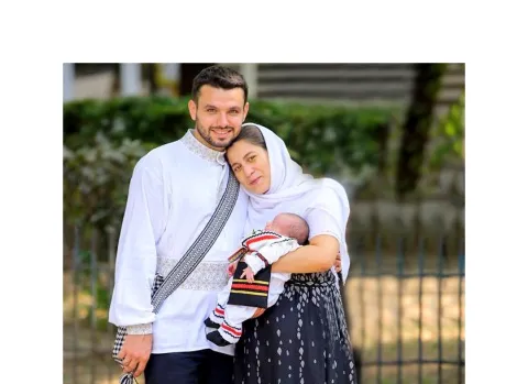 Patriarhul României îndeamnă la susţinerea familiei tradiţionale, formată din bărbat şi femeie