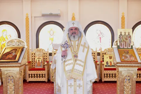 „Sfinţii Trei Ierarhi - ambasadori şi apărători ai săracilor”