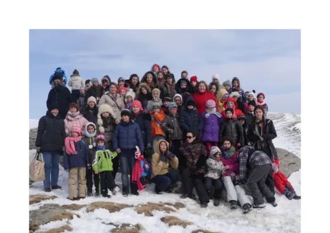 Copii de la Centrul Social Pro Vita în vacanţă la Mănăstirea Caraiman