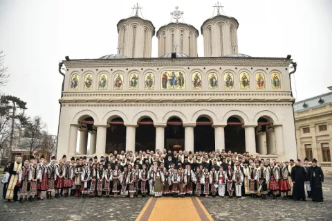 Pelerini din Arhiepiscopia Romanului și Bacăului la Patriarhie