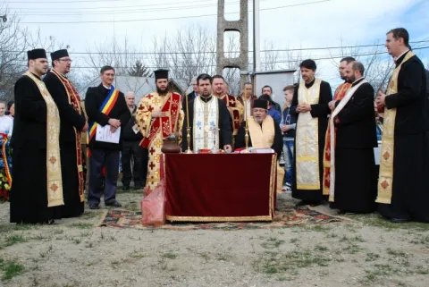 Comemorarea eroilor neamului din com. ploieşteană Dumbrăveşti