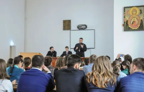 Vocația tinerilor ortodocși astăzi: comuniune și responsabilitate