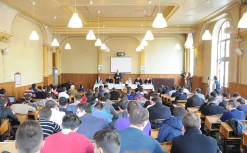 Dezbaterea „Adicţii, educaţie şi viitor social” la Facultatea de Teologie Ortodoxă din Bucureşti