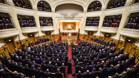 Patriarhul României îndeamnă preoții din Bucureşti şi Ilfov să poarte grijă de creșterea spirituală a copiilor și tinerilor