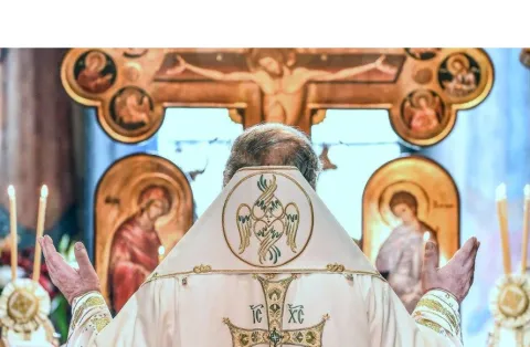 Patriarhul României se roagă pentru copii şi tineri