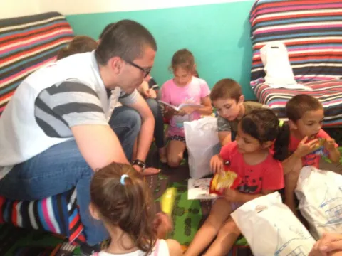 Voluntarii de la Paraclisul Catedralei Mântuirii Neamului au bucurat sufletele copiilor de la Domneşti