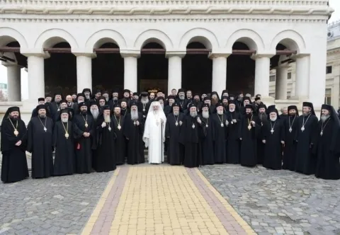Membrii Delegaţiei Patriarhiei Române care vor participa la Sfântul şi Marele Sinod