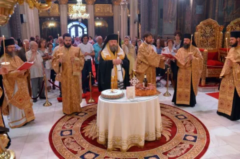 Patriarhii Iustin Moisescu şi Teoctist Arăpaşu comemoraţi la Catedrala Patriarhală