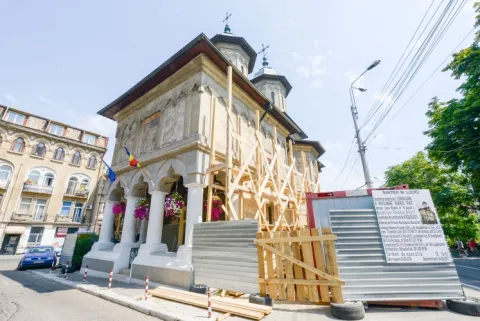 Lucrări de consolidare la Biserica cu Sfinți din Capitală