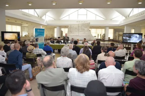 Muzeul de Istorie din Bucureşti: lansare de DVD și acordarea distincției „Crucea Patriarhală pentru mireni”