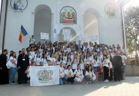 Peste 200 tineri participanți la #ITO2016 s-au rugat la biserica Iancu Vechi-Mătăsari din Capitală
