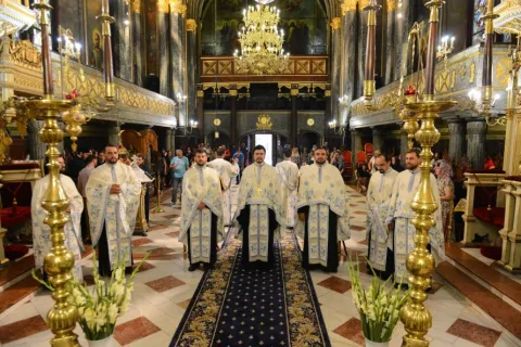 Biserica Sf. Spiridon Nou – Paraclis Patriarhal îşi sărbătoreşte hramul. Sf. Ier. Visarion, Arhiepiscopul Larisei, este unul dintre ocrotitorii spirituali